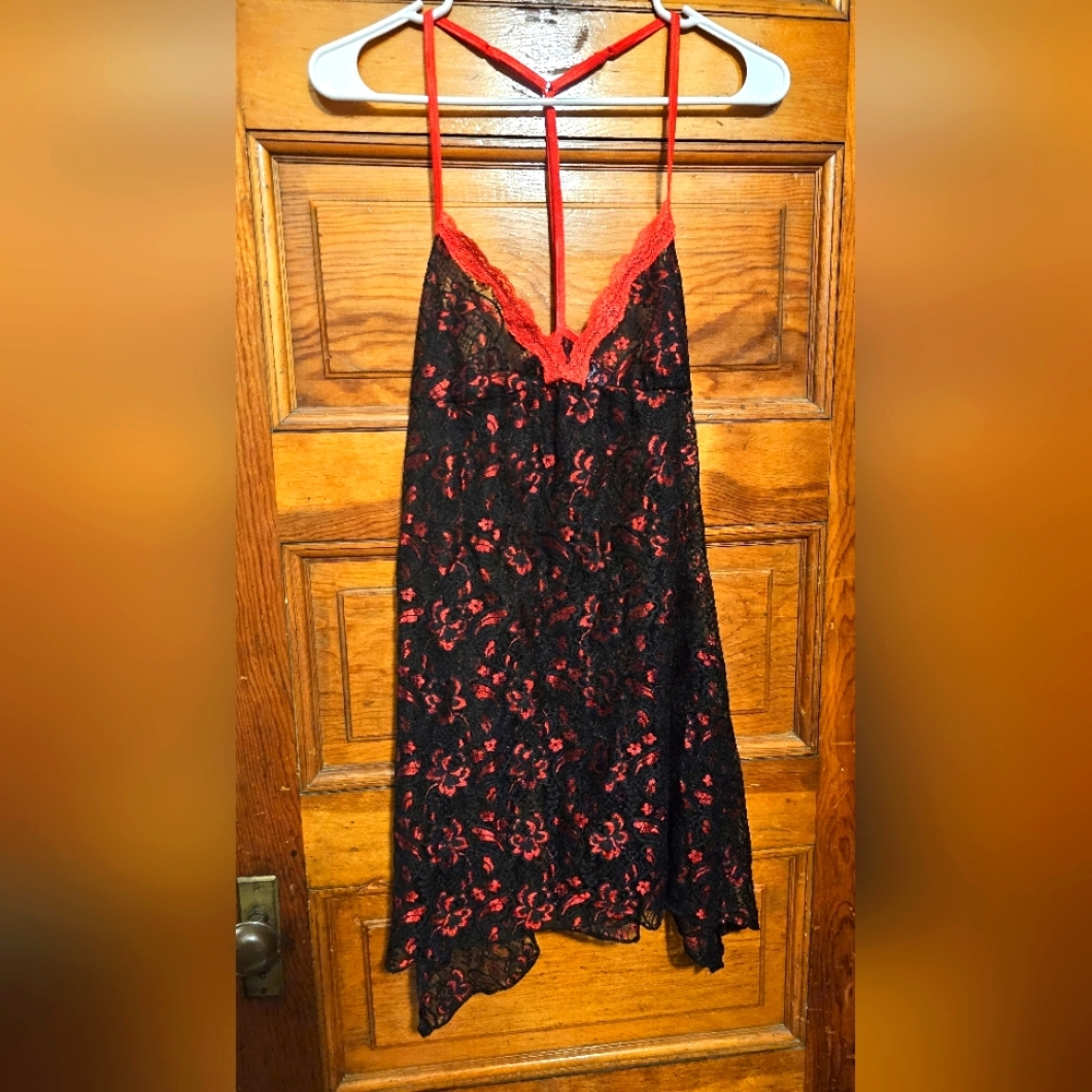 Secret Treasures Black and Red Lace Slip Dress Nighty Med